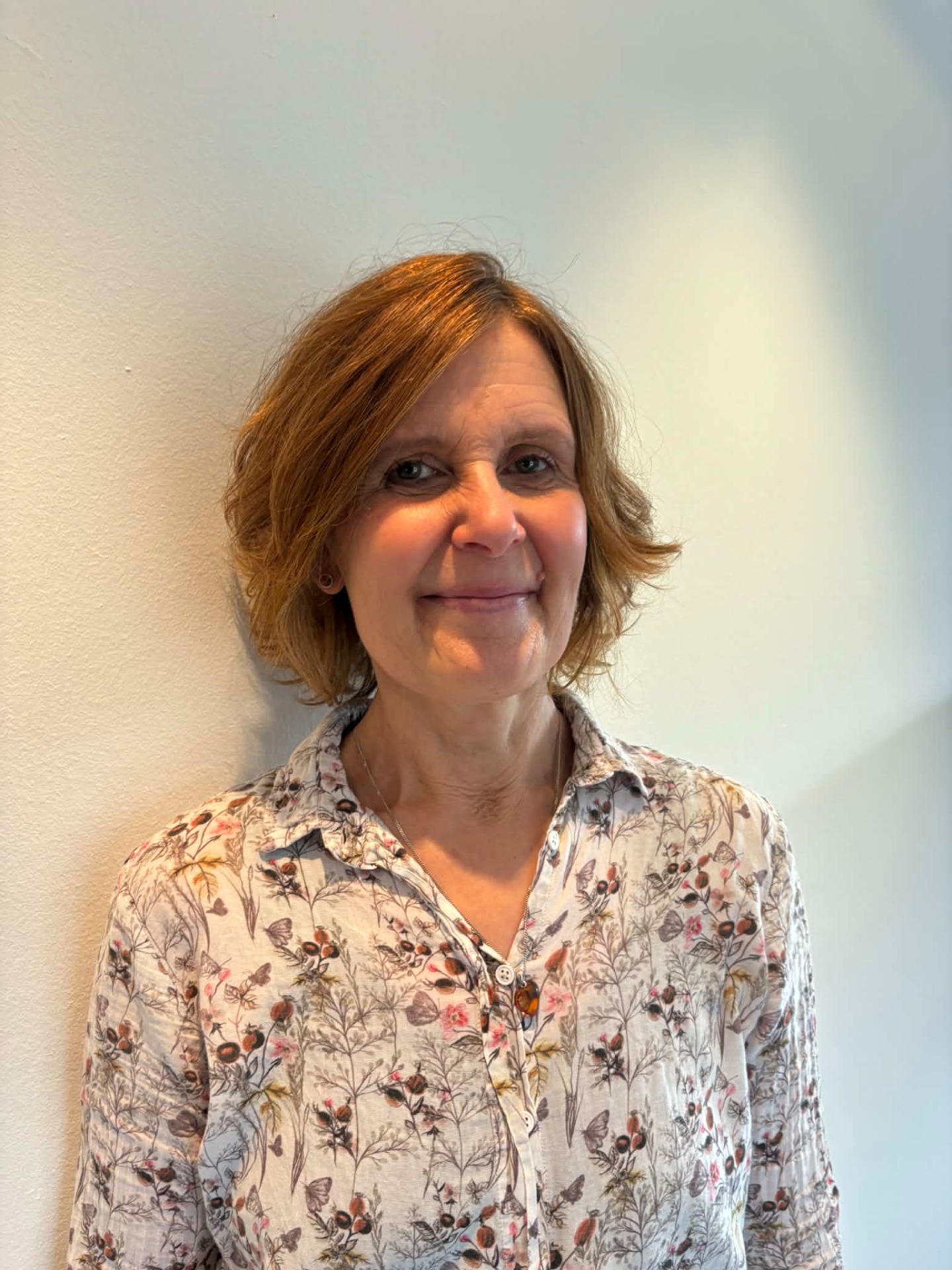 Ydre forandringer begynder altid i det indre. - Roza Vivan